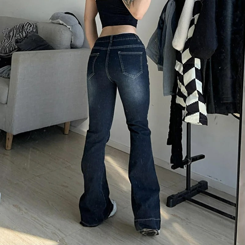 Kvinnor Flare-jeans med Låg Midja – Trendig Retrostil