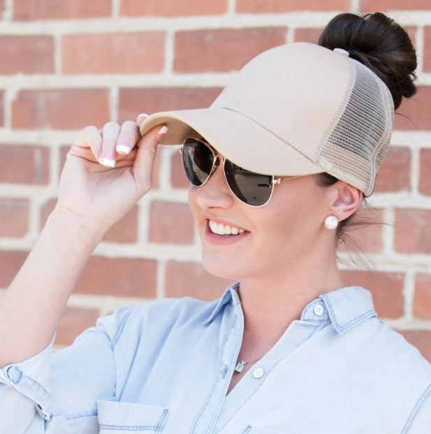 Dam Baseballcap med Kabelhull och Borrelås