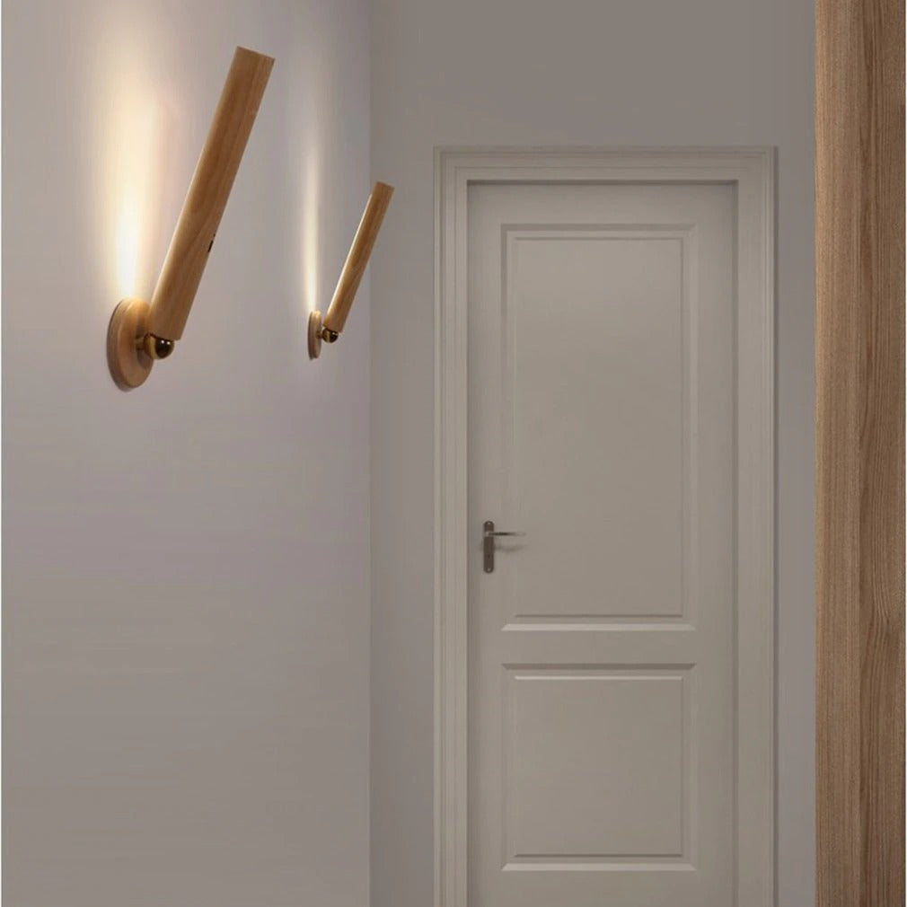 LED Roterende Vägglampa i Trä med 360° Justering