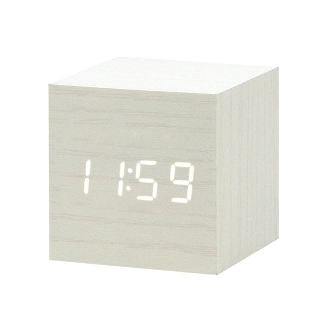 Digital Vekkerklokke med Stemmestyring och LED-Display