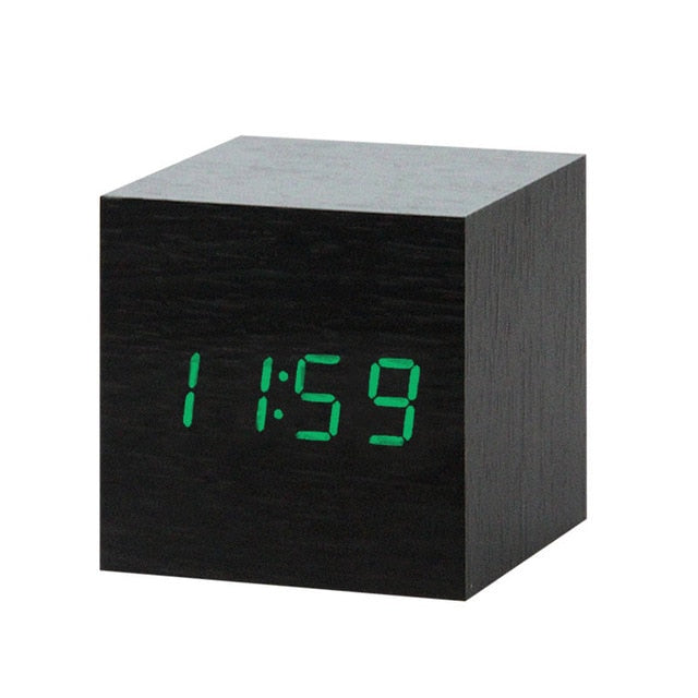 Digital Vekkerklokke med Stemmestyring och LED-Display
