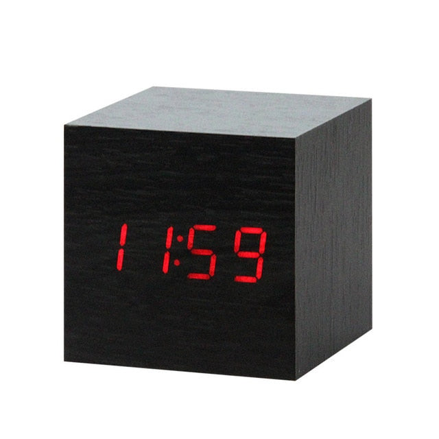 Digital Vekkerklokke med Stemmestyring och LED-Display