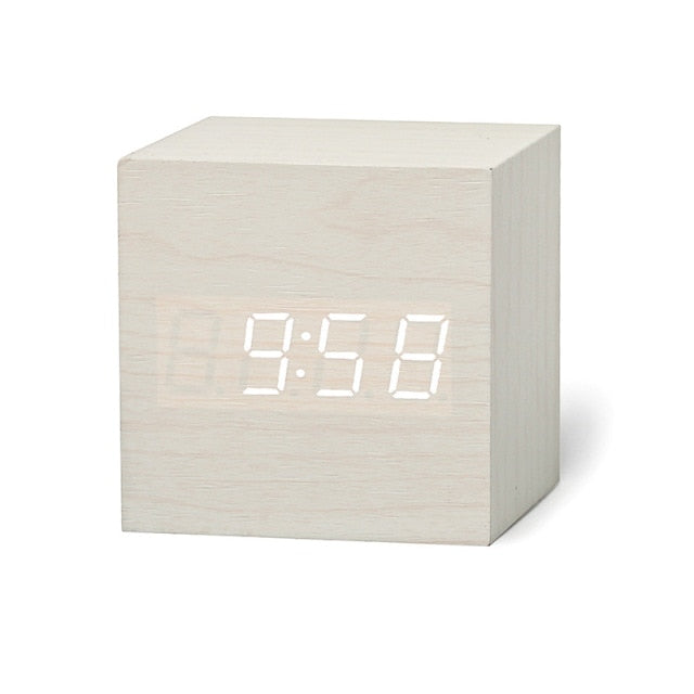 Minimalistisk digital vekkerklokke med LED-display