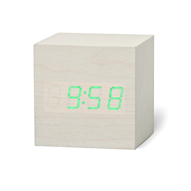 Minimalistisk digital vekkerklokke med LED-display