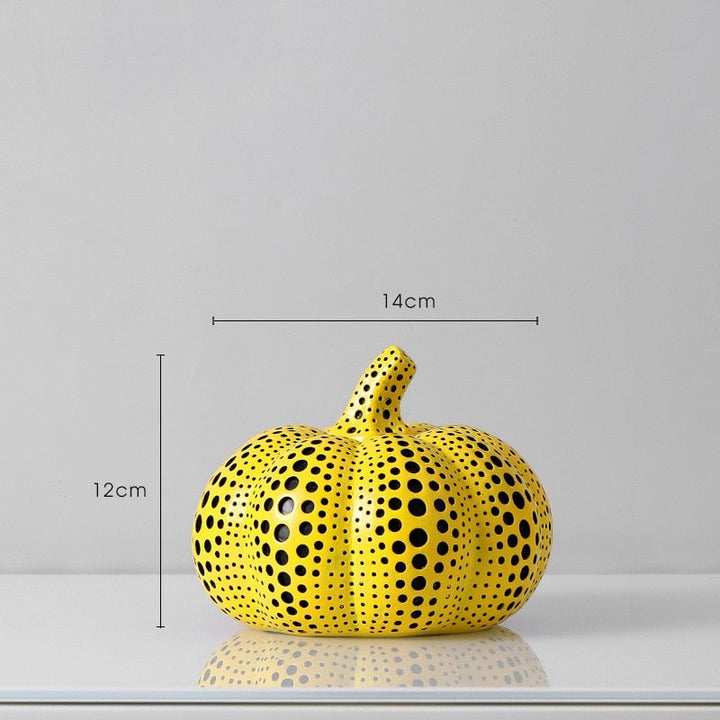 Minimalistisk Gresskar- och Dyreskulptur med Polkaprikker