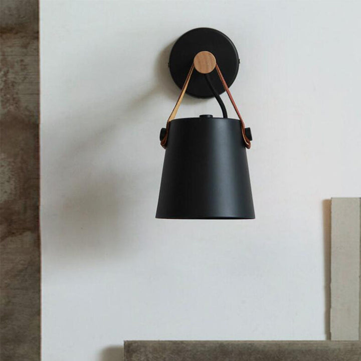 Nordisk Vägglampa i Trä för Vardagsrummet