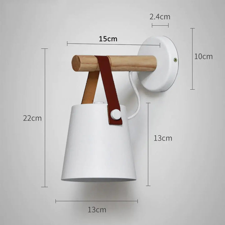 Nordisk Vägglampa i Trä för Vardagsrummet