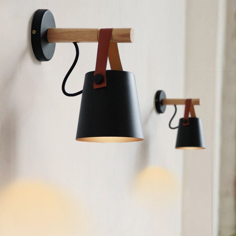 Nordisk Vägglampa i Trä för Vardagsrummet
