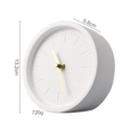 Nordisk Skrivebordsklokke i Sementstil – Minimalistisk Design