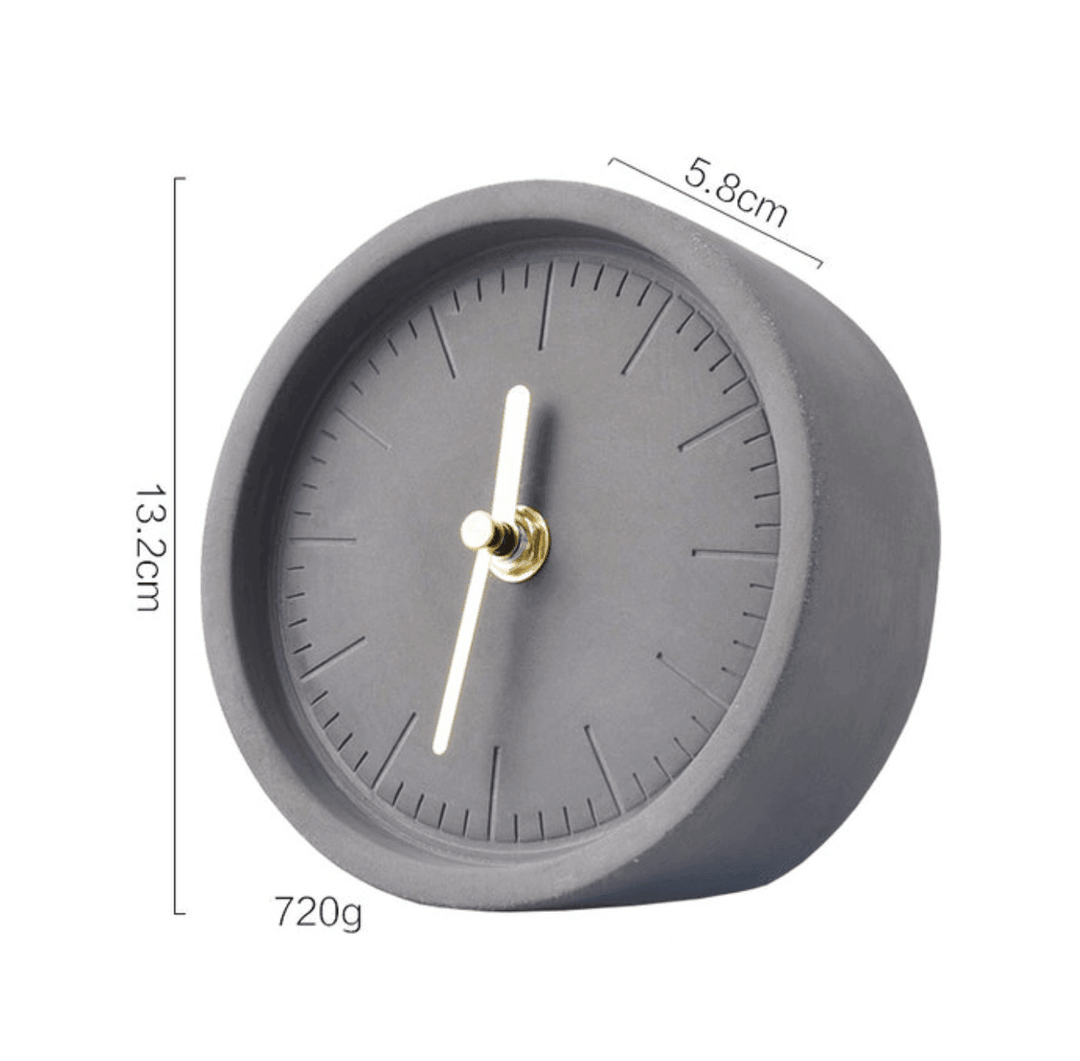 Nordisk Skrivebordsklokke i Sementstil – Minimalistisk Design