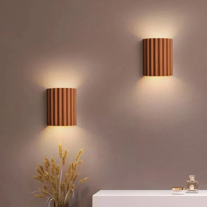 Minimalistisk Vägglampa i Flera Färger