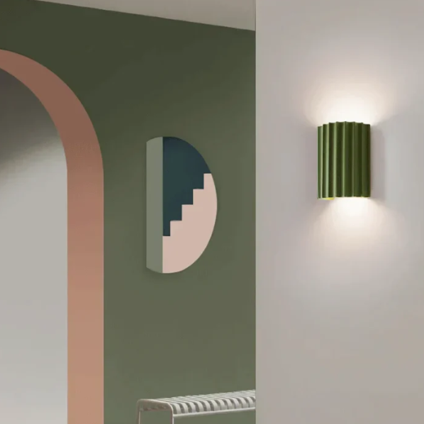 Minimalistisk Vägglampa i Flera Färger