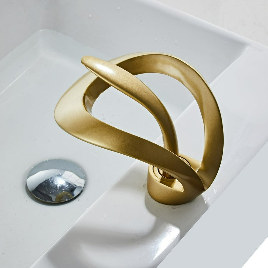 Modern Baderomskran med Elegant Vannfall Design