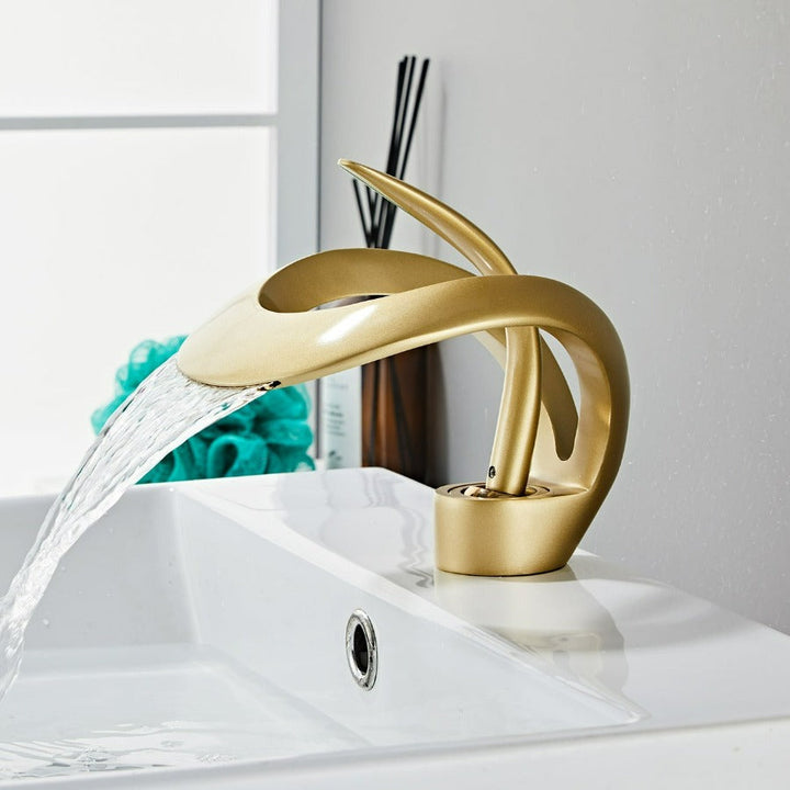 Modern Baderomskran med Elegant Vannfall Design