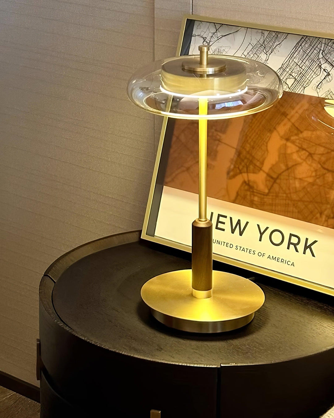 Bordslampa | Elegant Modern Design | LED &amp; Glas