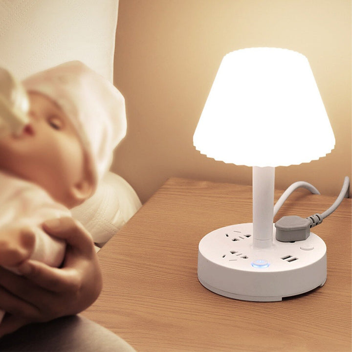 Multifunksjonell Bordslampa med USB &amp; Stikkontakter