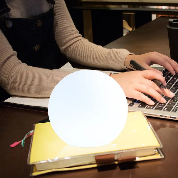LED Kulelampe: Dynamisk Fargeendring för Stemningsfull Belysning