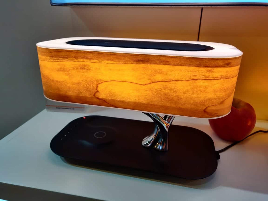 Multifunksjonell Trebordlampe med Trådlös Laddning &amp; Bluetooth-högttaler