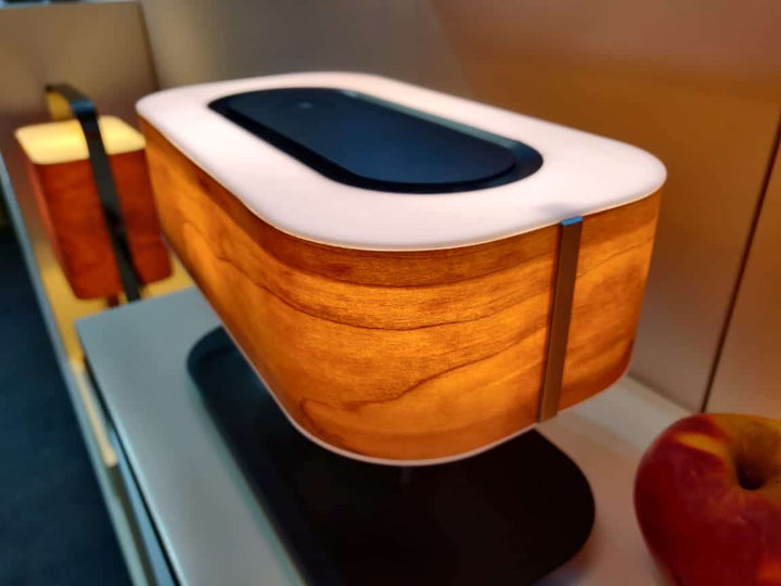 Multifunksjonell Trebordlampe med Trådlös Laddning &amp; Bluetooth-högttaler