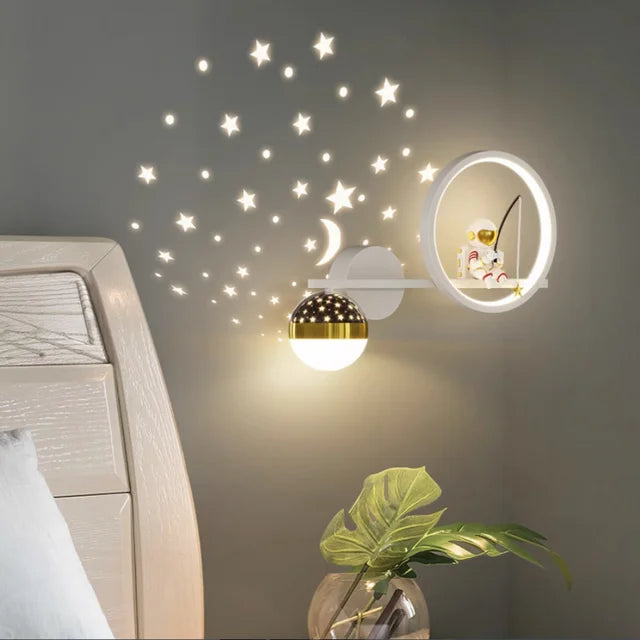 Modern Vägglampa för Barnerom – Mjuk och Lekfull Belysning