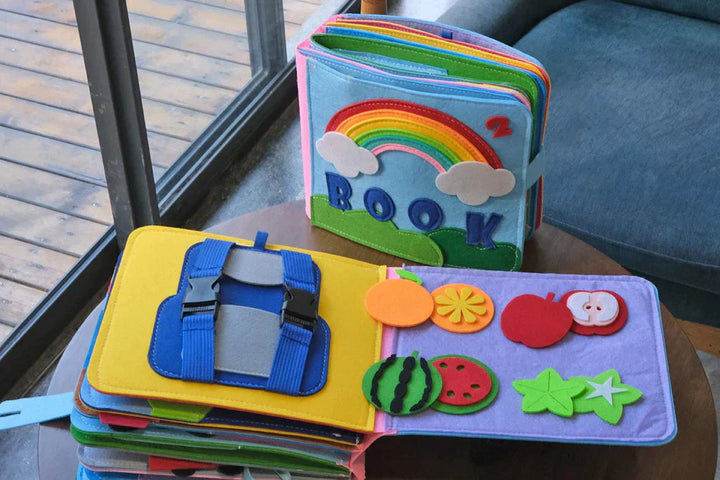 Interaktiv Montessori-eventyrbok för barn