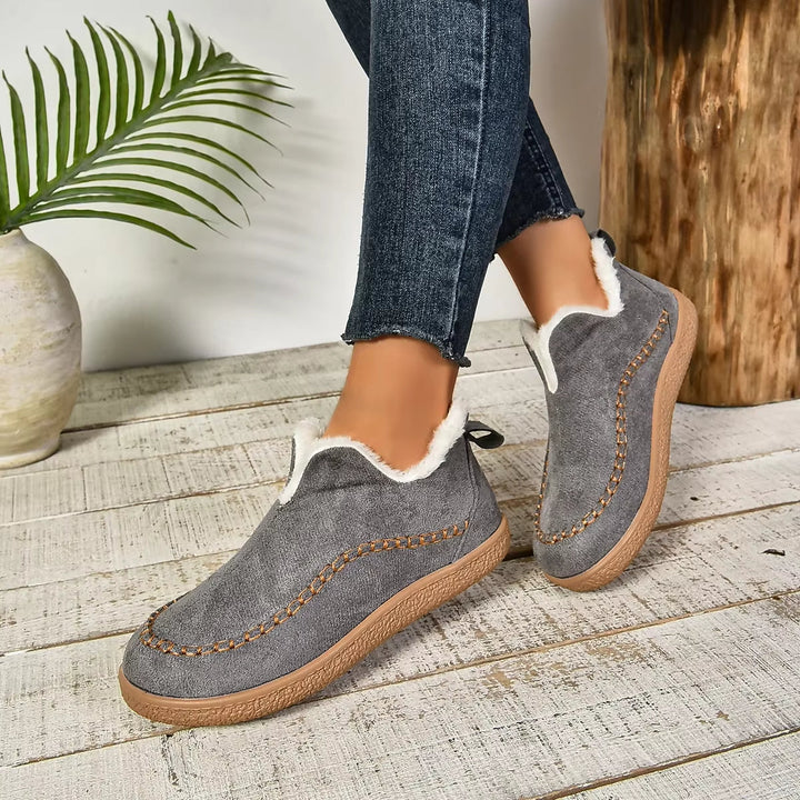 Mjuka Slip-On Tofflor för Kvinnor med Halksäker Sula