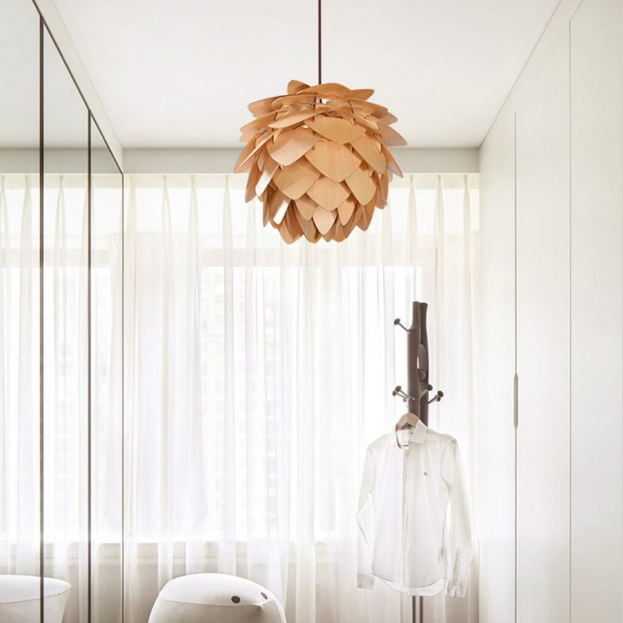 Naturlig Trä Pendellampa – Kongleformet Design
