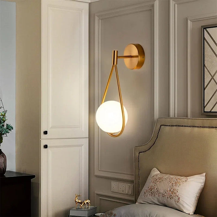 Elegant Nordisk Vägglampa – Skapa Stämning i Hemmet