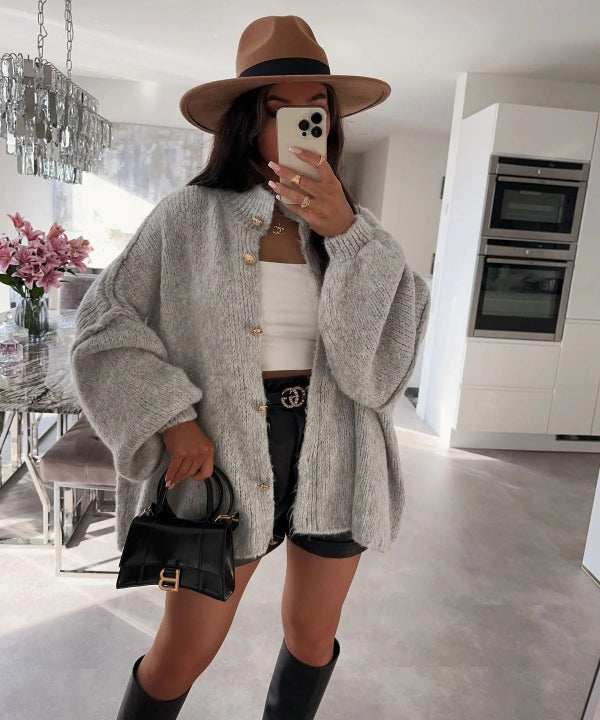 Bekväm Oversized Dam Cardigan med Knappar