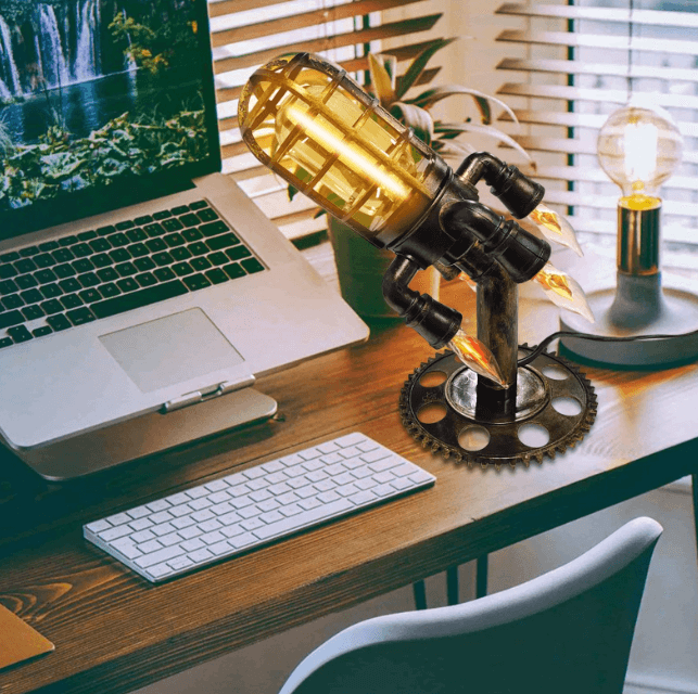 Retro Rakettlampe: Unik Steampunk Dekorasjon med LED Flammeeffekt