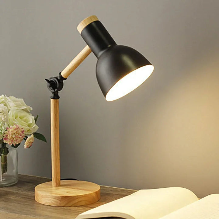 Skandinavisk Bordslampa – Flexibel Belysning i Minimalistisk Stil