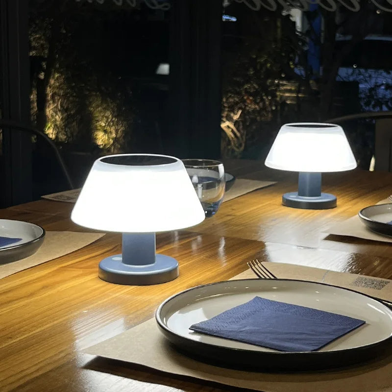 Solari Bordslampa | Solcelledrevet LED | Vattentät