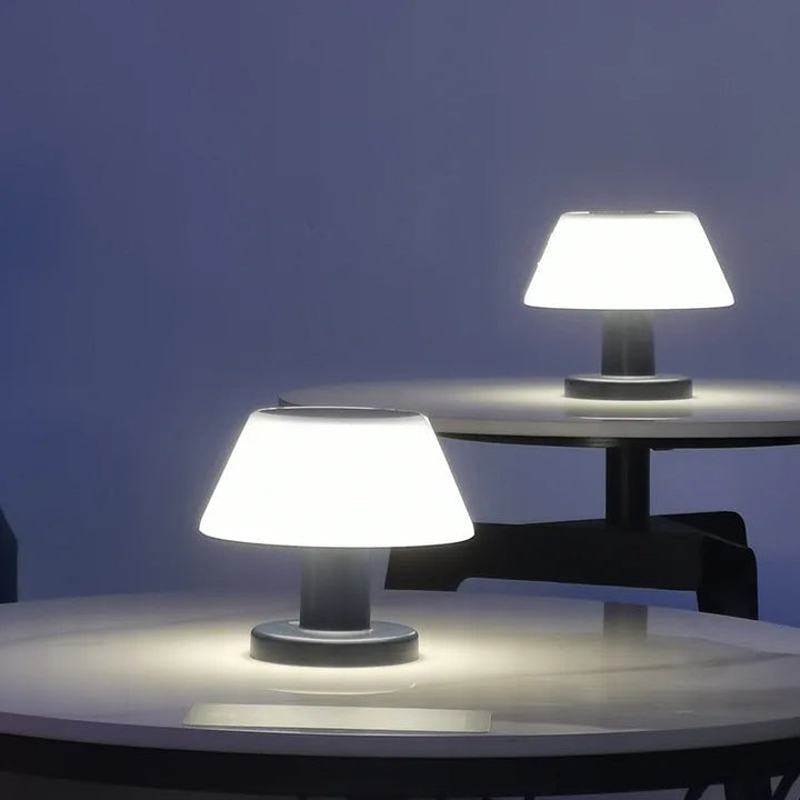 Solari Bordslampa | Solcelledrevet LED | Vattentät