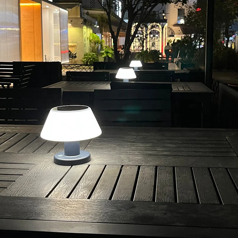 Solari Bordslampa | Solcelledrevet LED | Vattentät