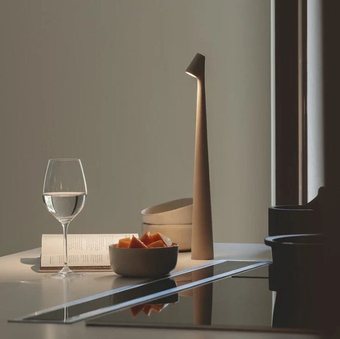 LuminaVista - Stilfull Bärbar LED Bordslampa | 3 Lysnivåer