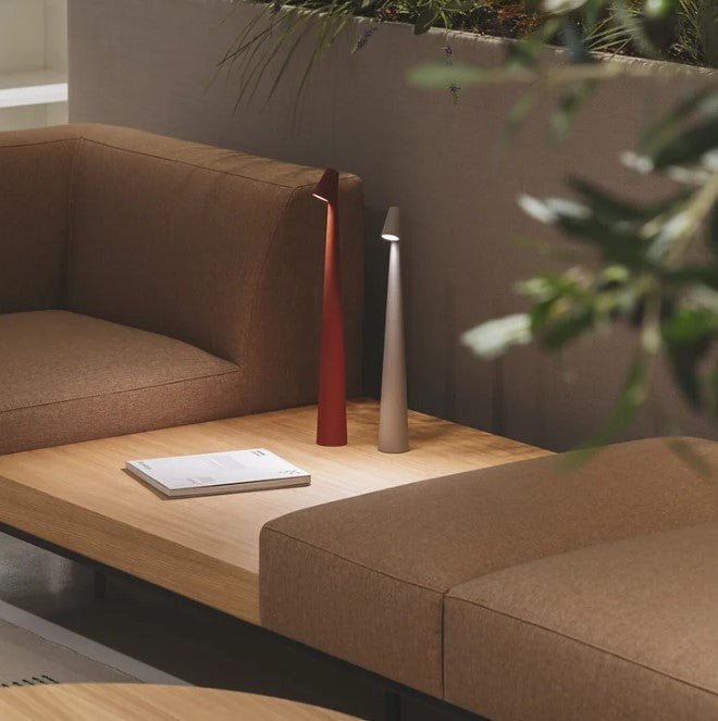 LuminaVista - Stilfull Bärbar LED Bordslampa | 3 Lysnivåer