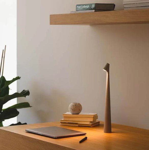 LuminaVista - Stilfull Bärbar LED Bordslampa | 3 Lysnivåer