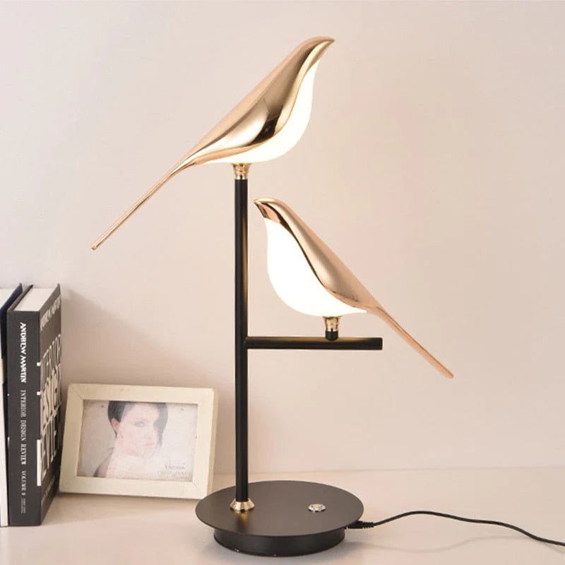 LED-bordslampa - Postmoderne Gullfugldesign
