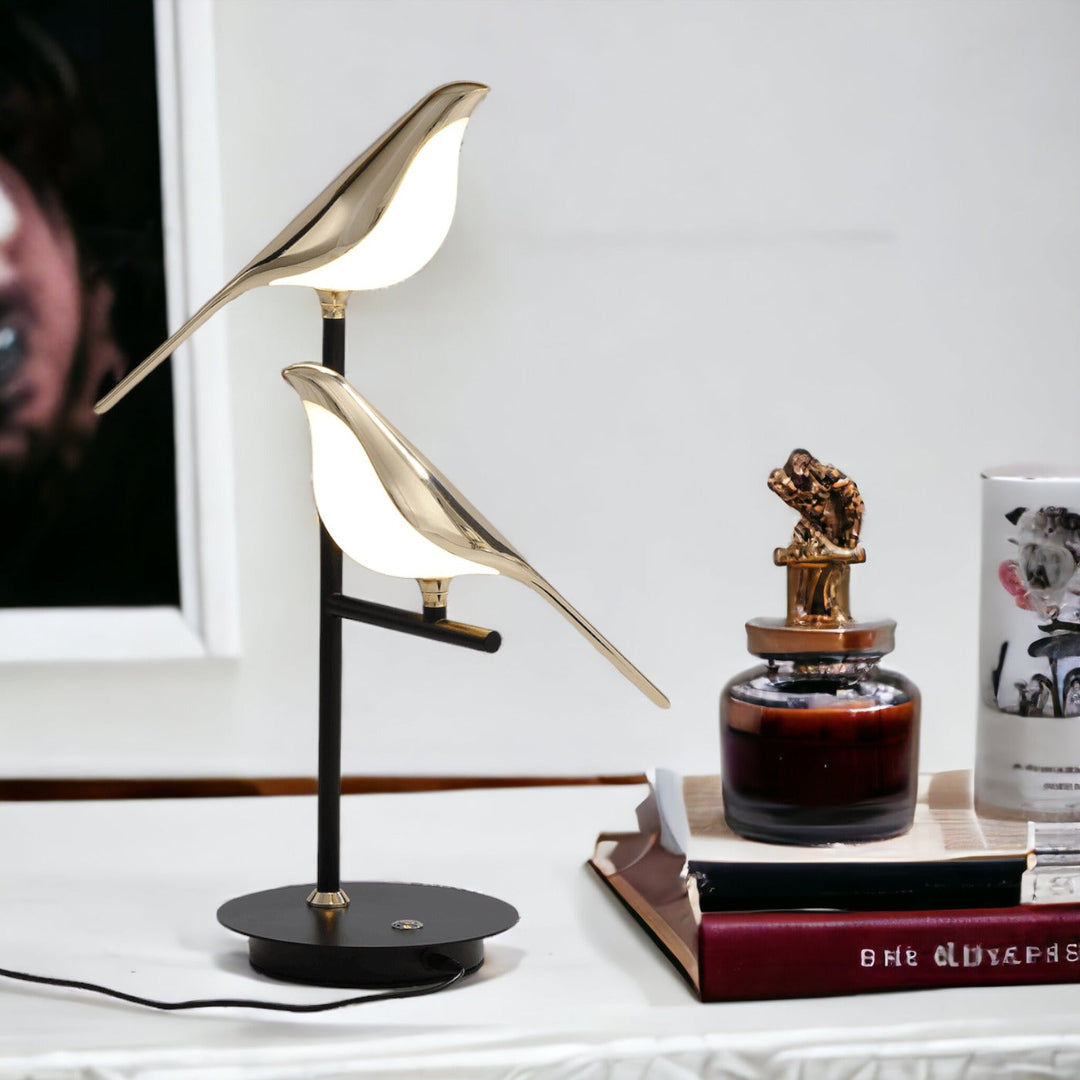 LED-bordslampa - Postmoderne Gullfugldesign