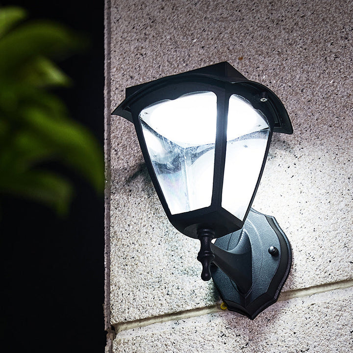 Solcelledrevet utomhus vägglampa | LED | Effektiv energibruk