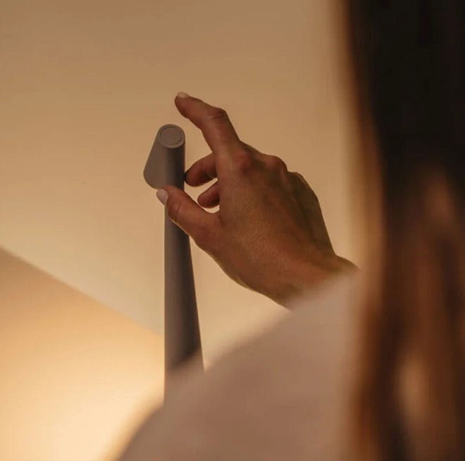 Dimbare LED Bordslampa - Trådlös Minimalistisk Design