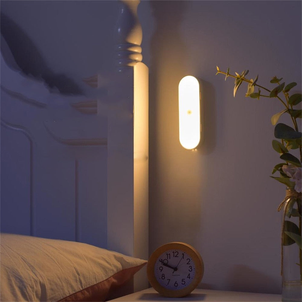 Trådlös Vägglampa med Bevegelsessensor och USB-laddning