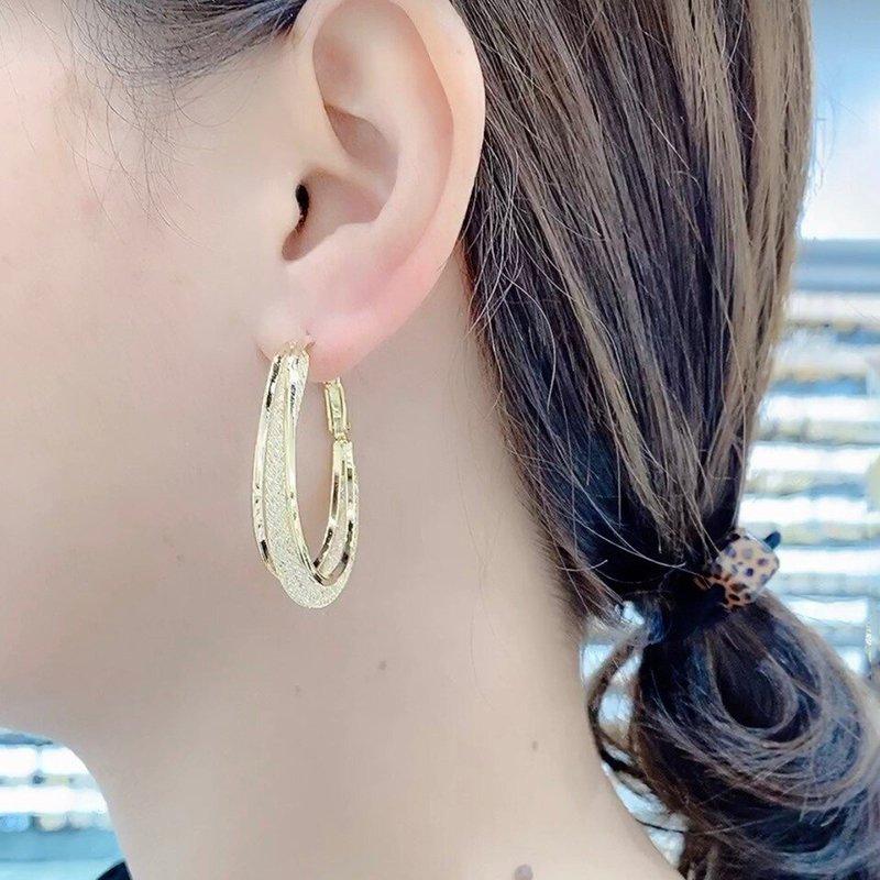 Trendig Ovale Öreringer - Glamouröst Design i Guld och Silver