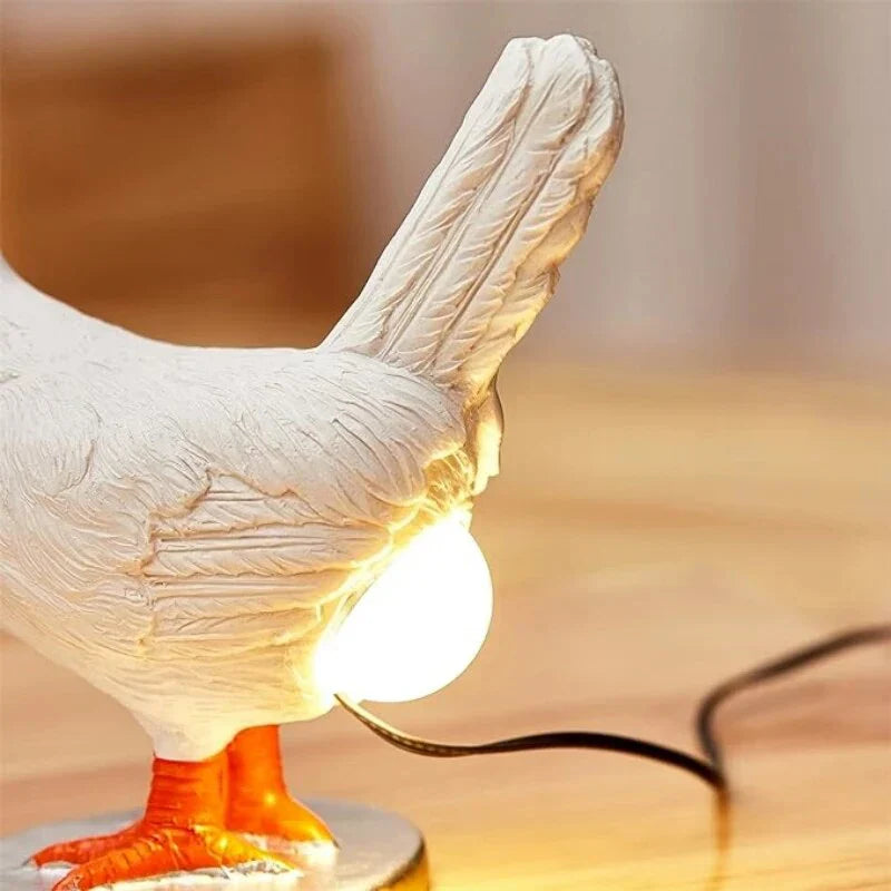 Dekorativ Kylling Bordslampa – Unik och Rolig Belysning