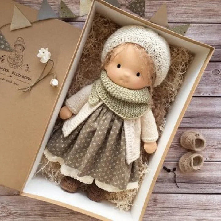 Unisex Håndlaget Waldorf-inspirert Plysjdukke
