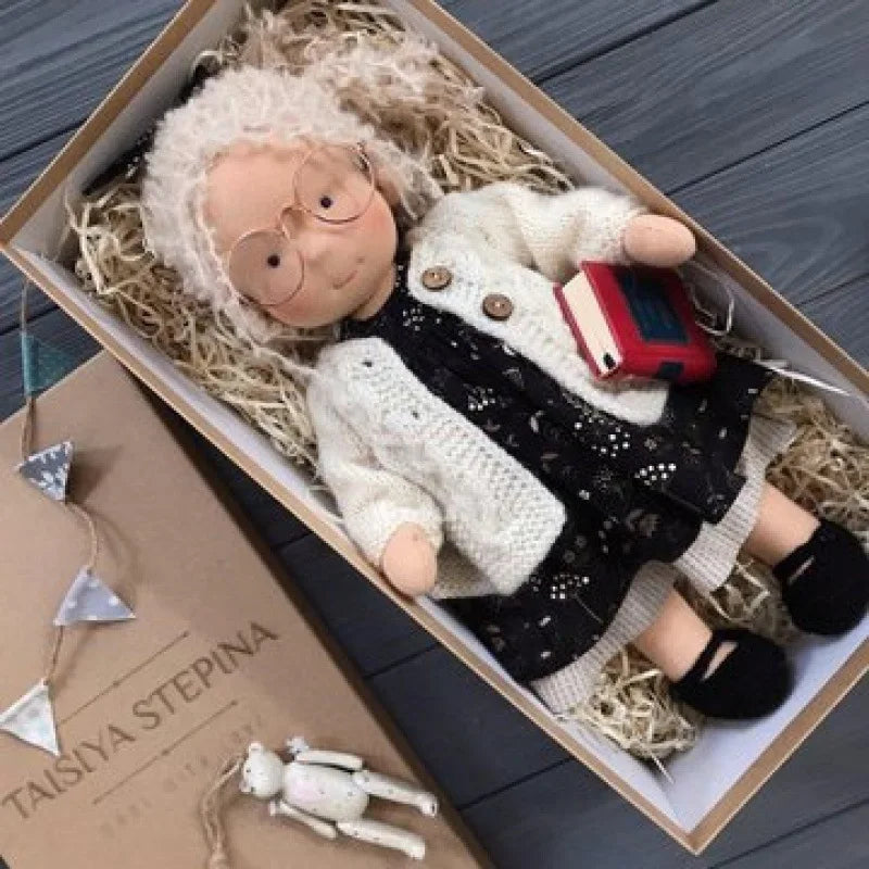 Unisex Håndlaget Waldorf-inspirert Plysjdukke