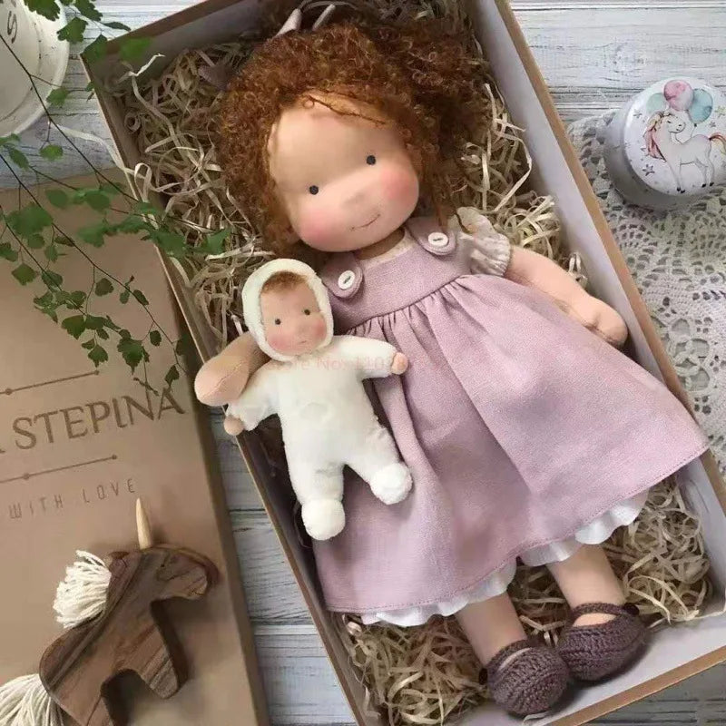 Unisex Håndlaget Waldorf-inspirert Plysjdukke