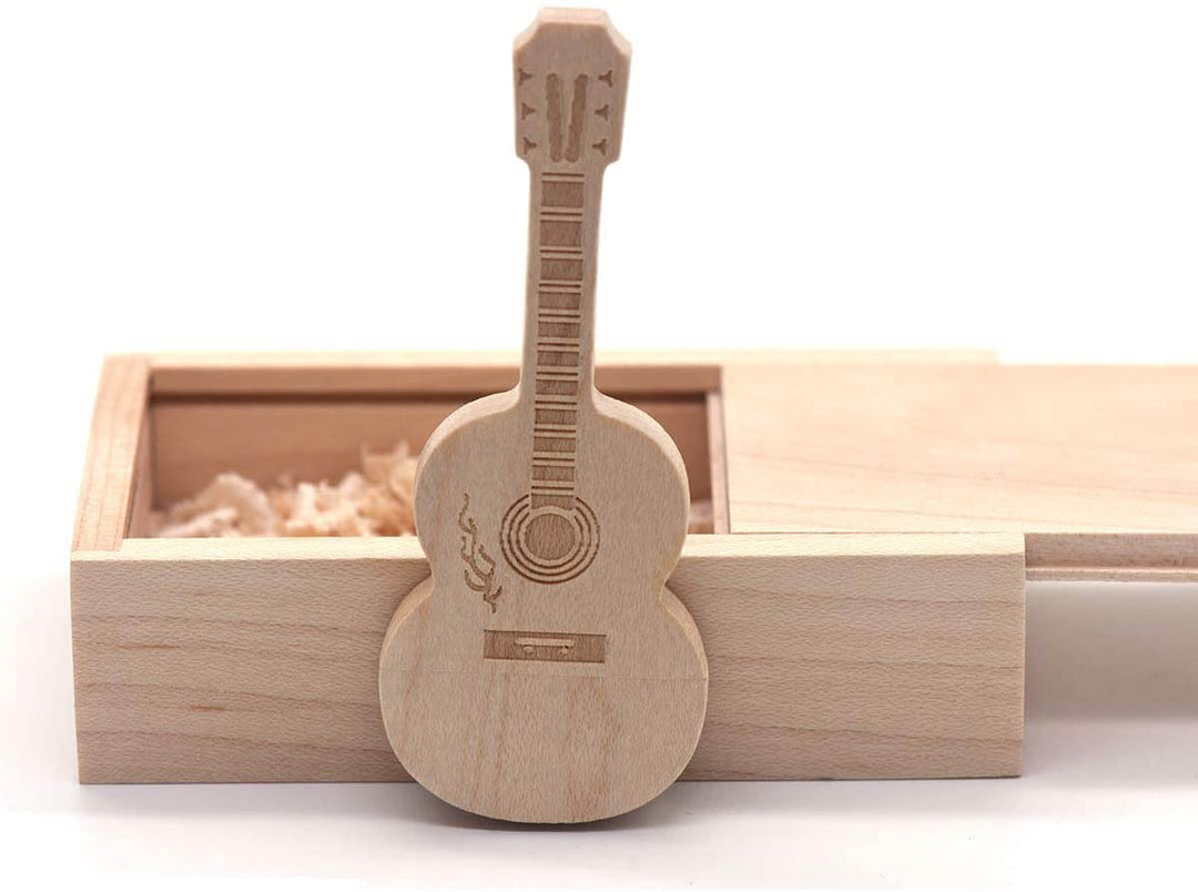 USB-minnepinne i trä gitarform