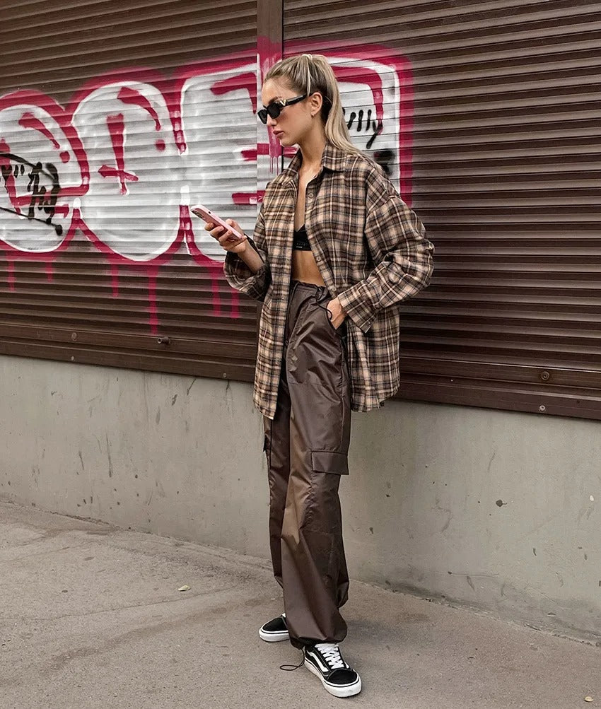 Dam Vintage Rutig Långärmad Blus – Tidlös Stil och Komfort