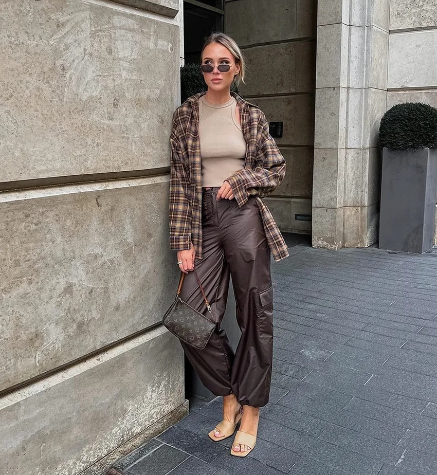 Dam Vintage Rutig Långärmad Blus – Tidlös Stil och Komfort